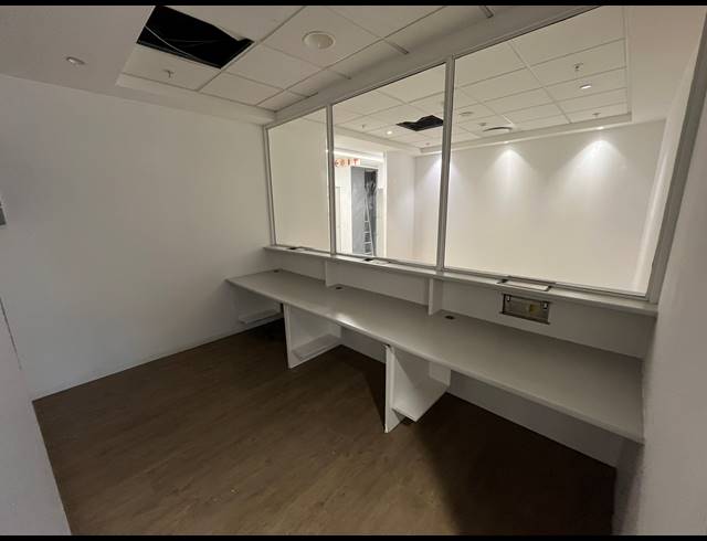2,004M² OFFICE TO LET IN FORESHORE